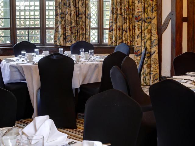 fine restaurant | Stade Court Hotel