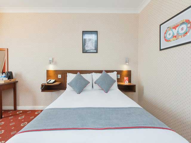 nighttime | Stade Court Hotel