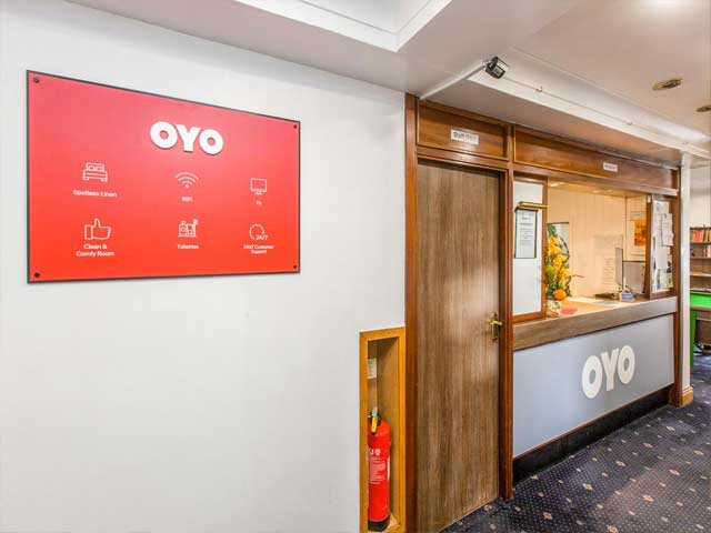 hotel reception | Stade Court Hotel